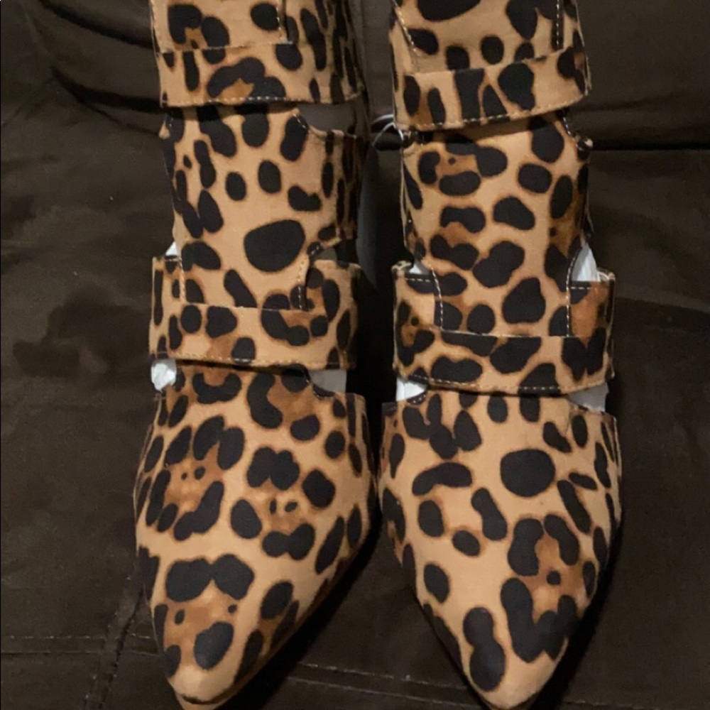 Shoes - Picture 2 of 3